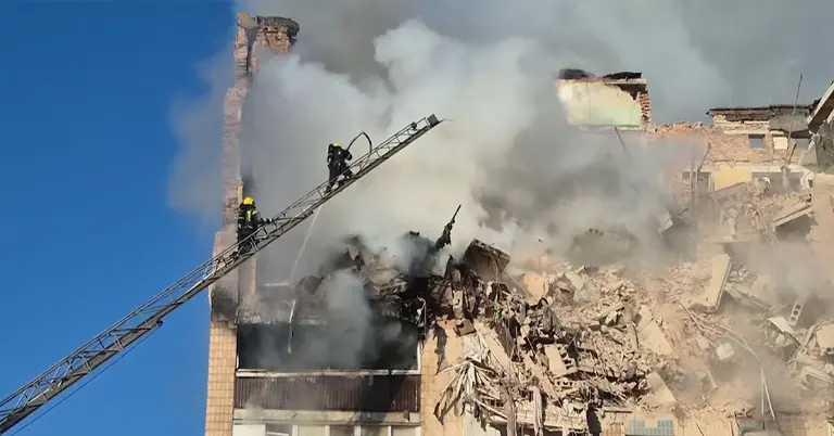 রাশিয়ার হামলায় বিধ্বস্ত ইউক্রেনের একটি ভবন